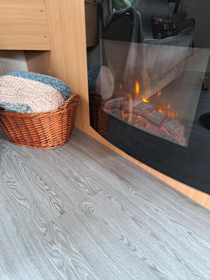 Chalet 15 "De Tien Heugten" Vakantiepark Schoonloo المظهر الخارجي الصورة