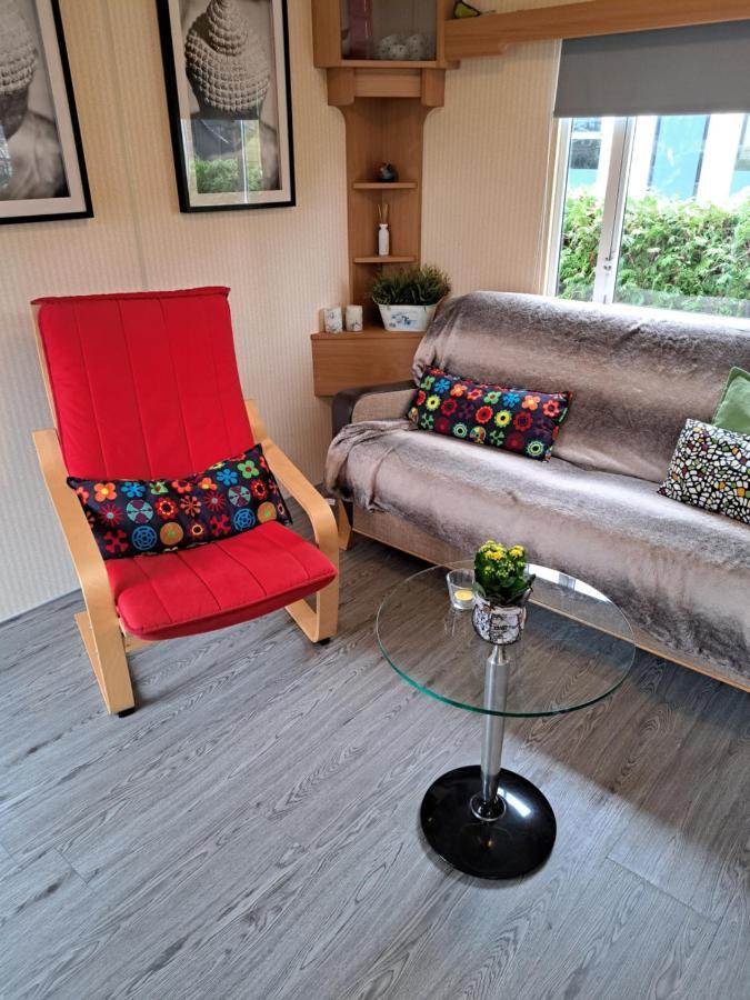 Chalet 15 "De Tien Heugten" Vakantiepark Schoonloo المظهر الخارجي الصورة